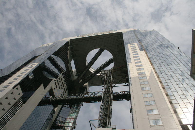 Illustration for article titled Touring the Umeda Sky Building and Riding the World's Highest Escalators
